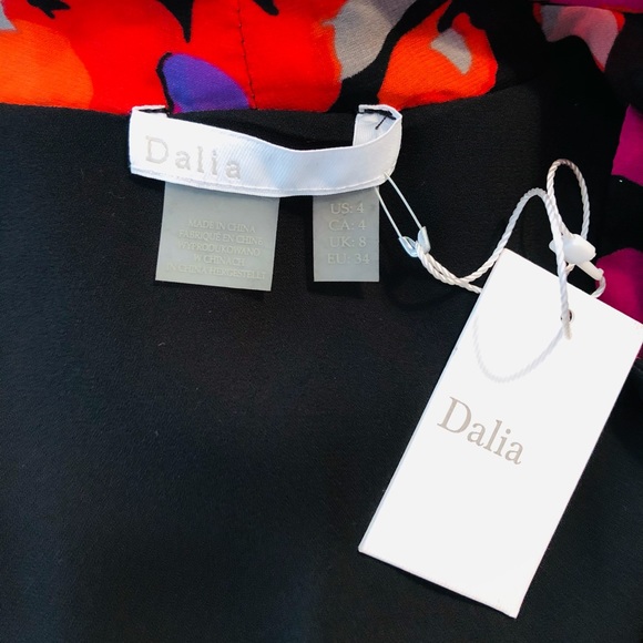 Dalia floral ruched front dress pockets NWT 4 - Picture 4 of 13